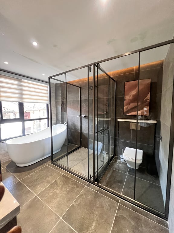 KILIMANI LUXURIOUS FIVE BEDROOM APARTMENT FOR SALE