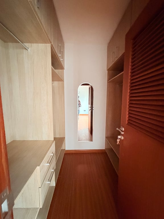 EXECUTIVE THREE BEDROOM APARTMENT PLUS A DSQ FOR SALE IN KILELESHWA
