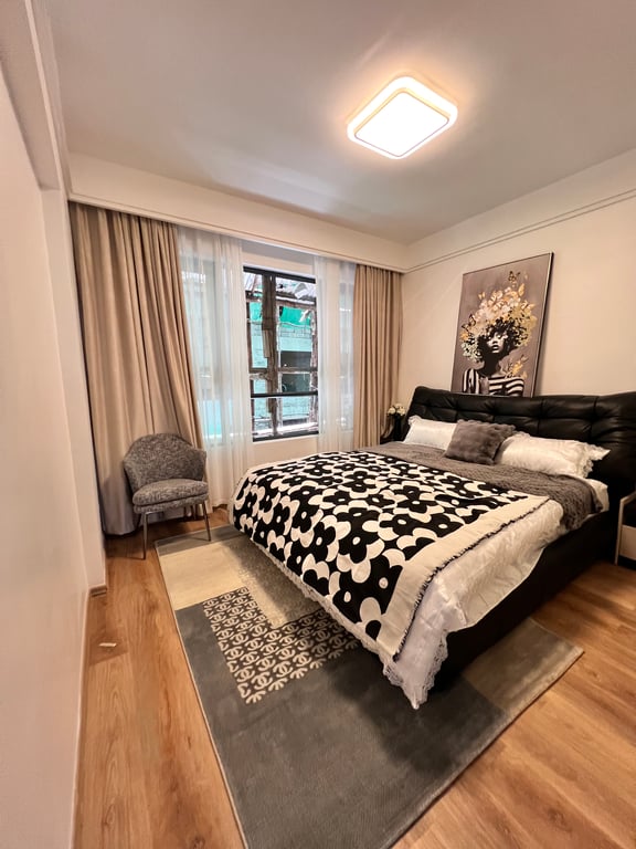 LAVINGTON LUXURIOUS THREE BEDROOM APARTMENT FOR SALE