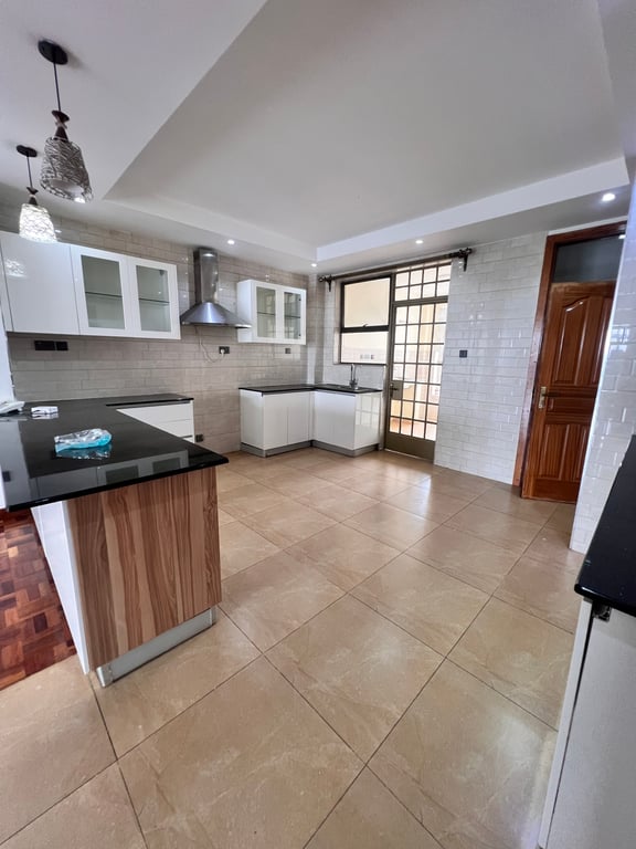 Kileleshwa three bedroom plus dsq to let
