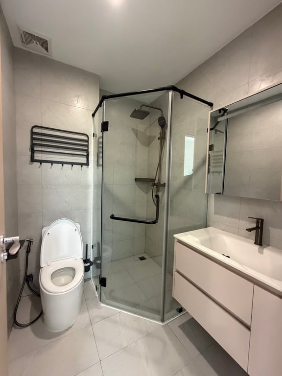 RIVERSIDE DRIVE READY ONE BEDROOM PLUS A STUDYROOM FOR SALE