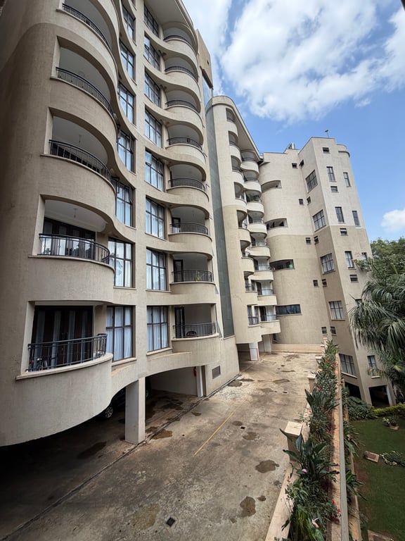 Two bedroom apartment to let off Riverside Drive
