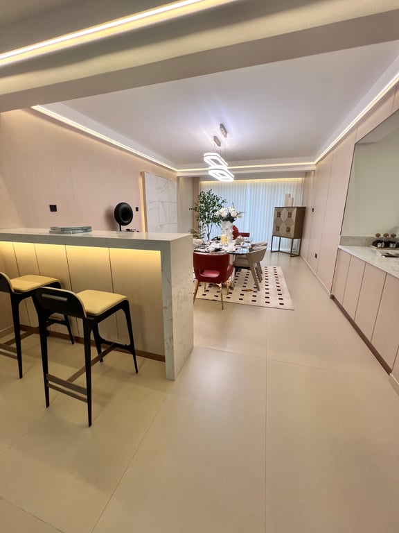KILIMANI LUXURIOUS SIX BEDROOM APARTMENT FOR SALE