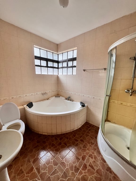 Kilimani two bedroom apartment to let