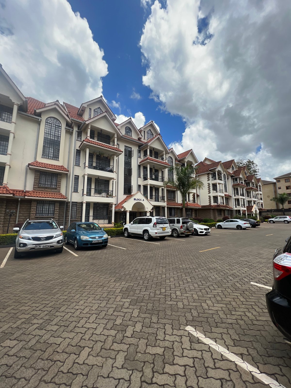 READY THREE BEDROOM APARTMENT FOR SALE