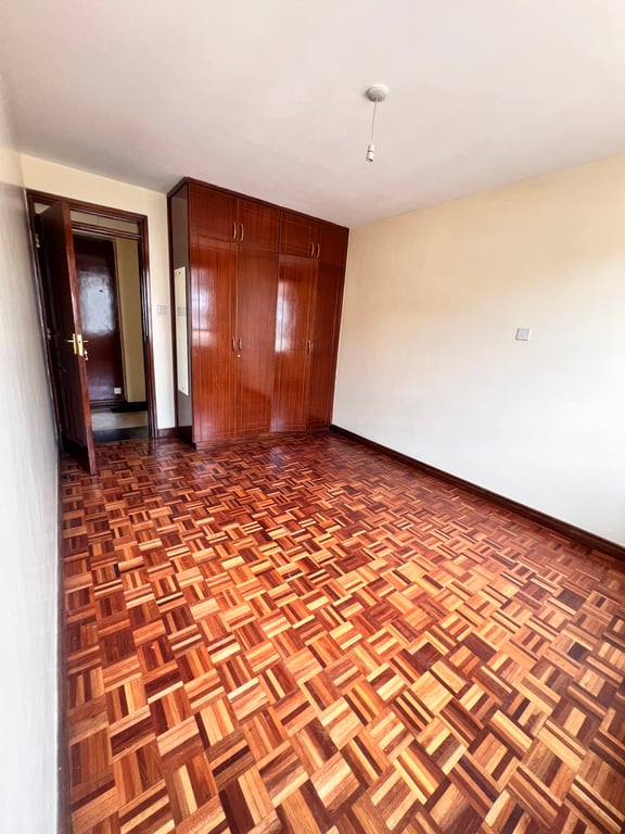 Lavington three bedroom plus dsq to let