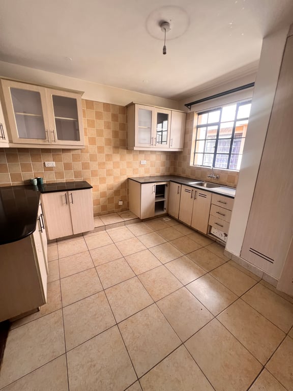RIVERSIDE DRIVE THREE BEDROOM DUPLEX FOR RENT