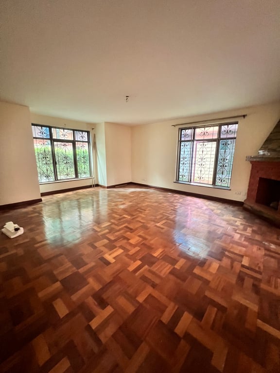 Five bedroom town house to let in lavington