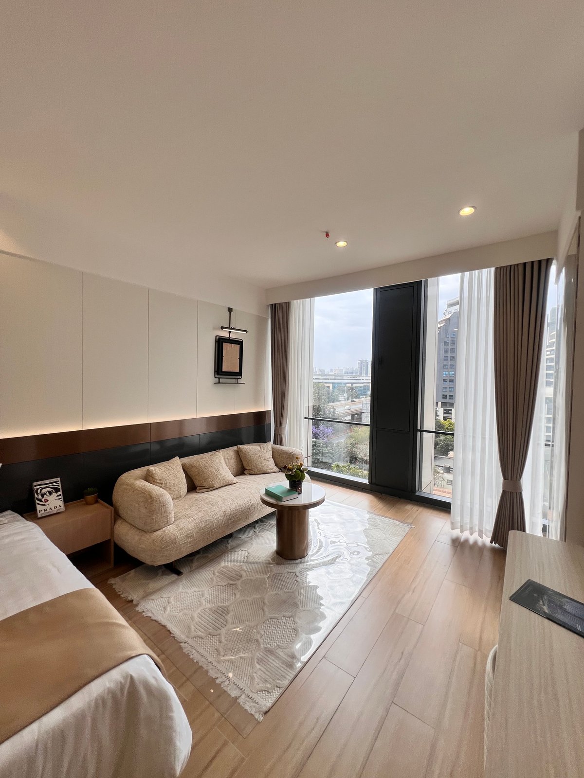 SPACIOUS STUDIOS APARTMENT FOR SALE