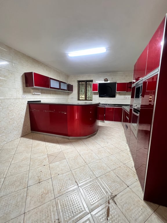 Five bedroom town house to let in lavington