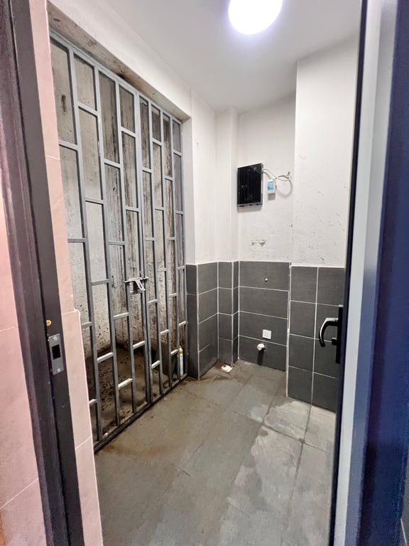 LAVINGTON OFFPLAN ONE BEDROOM APARTMENT FOR SALE