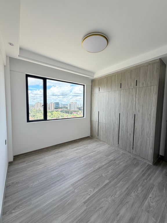 READY TWO BEDROOM APARTMENT FOR SALE IN KILIMANI FEW STEPS FROM YAYA CENTRE
