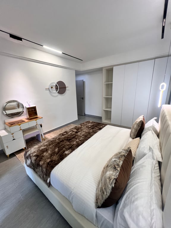 LUXURIOUS THREE BEDROOM APARTMENT PLUS STUDY FOR SALE