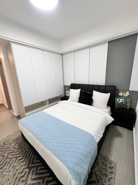 LUXURIOUS THREE BEDROOM APARTMENT PLUS STUDY FOR SALE