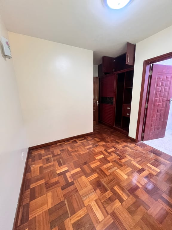 Five bedroom town house to let in lavington