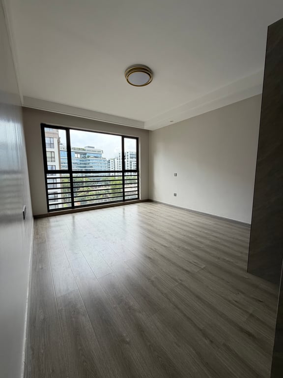 Executive three bedroom apartment to let off Riverside Drive
