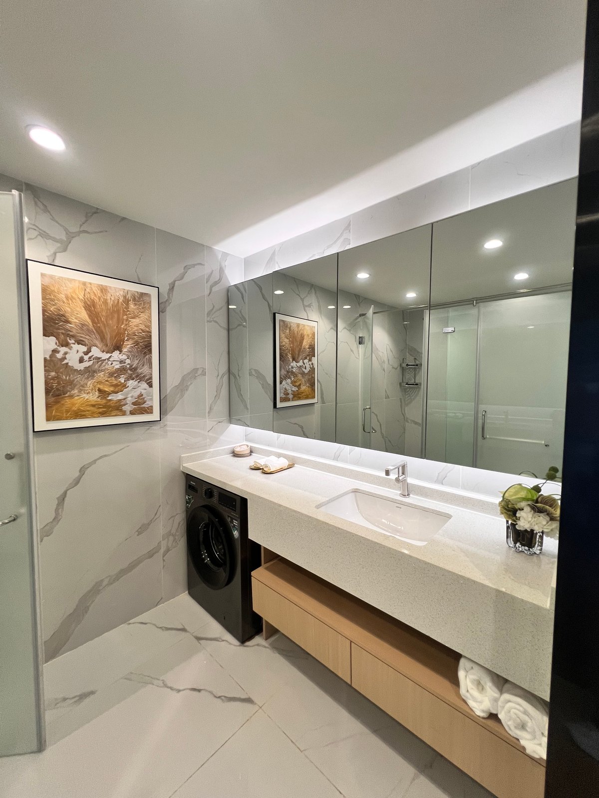 SPACIOUS STUDIOS APARTMENT FOR SALE