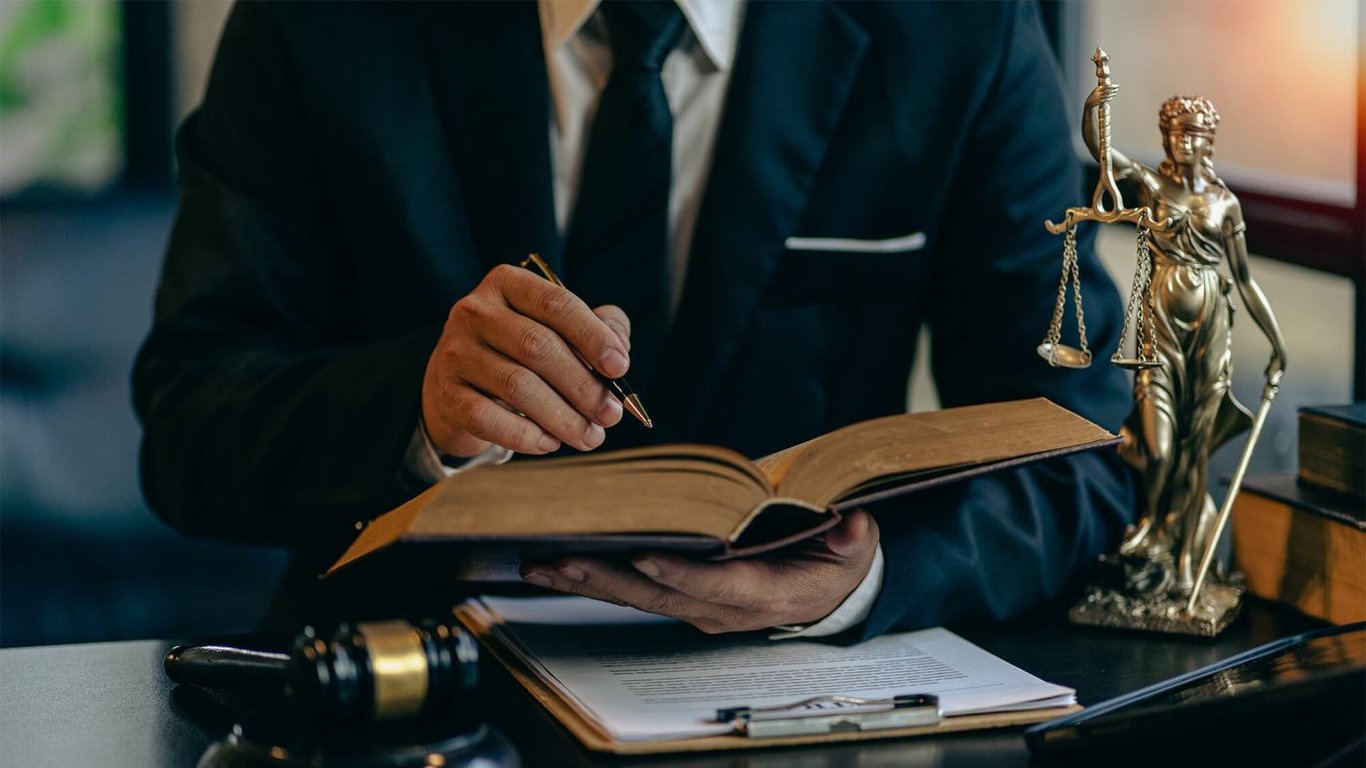 What Are Freelancer Contract Review Services to Get Paid and Stay Protected?