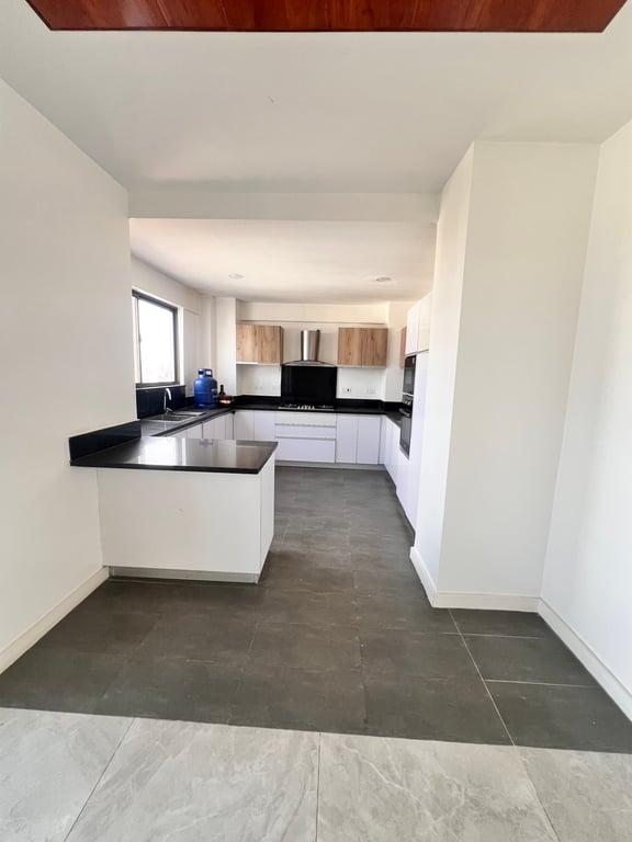 KILELESHWA THREE BEDROOM PLUS DSQ TO LET