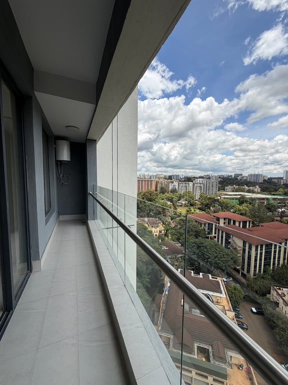 RIVERSIDE DRIVE READY ONE BEDROOM PLUS A STUDYROOM FOR SALE