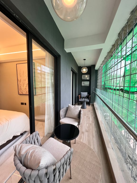 OAK WEST RESIDECY TWO BEDROOM FOR SALE