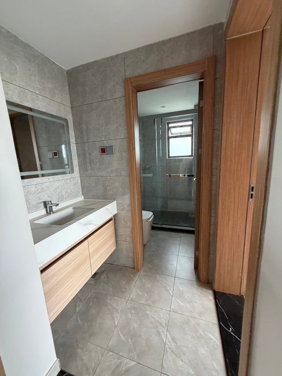 Executive three bedroom apartment to let off Riverside Drive