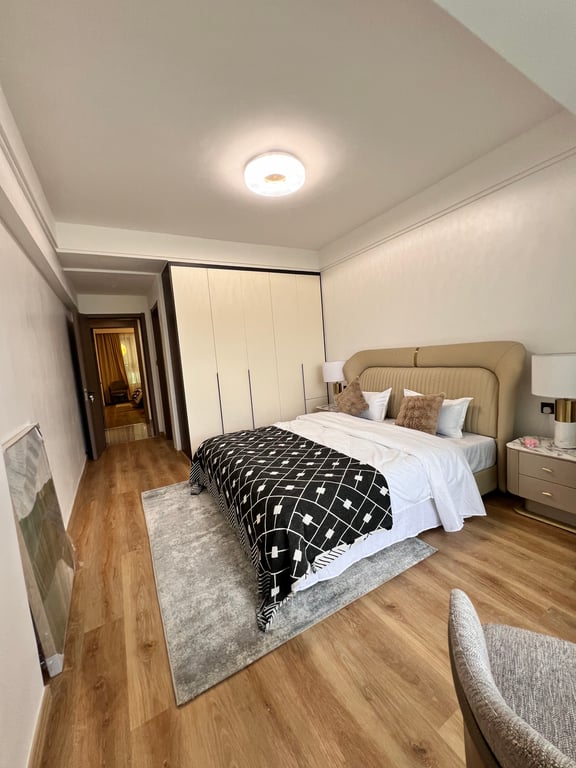LAVINGTON LUXURIOUS THREE BEDROOM APARTMENT FOR SALE