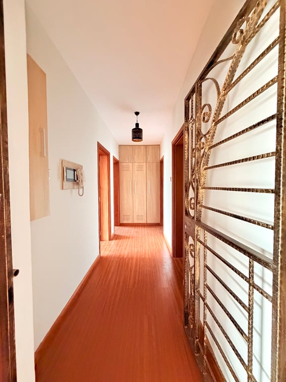 EXECUTIVE THREE BEDROOM APARTMENT PLUS A DSQ FOR SALE IN KILELESHWA