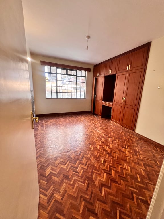 KILIMANI THREE BEDROOM PLUS A DSQ FOR RENT