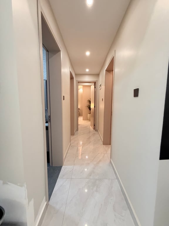 OAK WEST RESIDENCY THREE BEDROOM FOR SALE