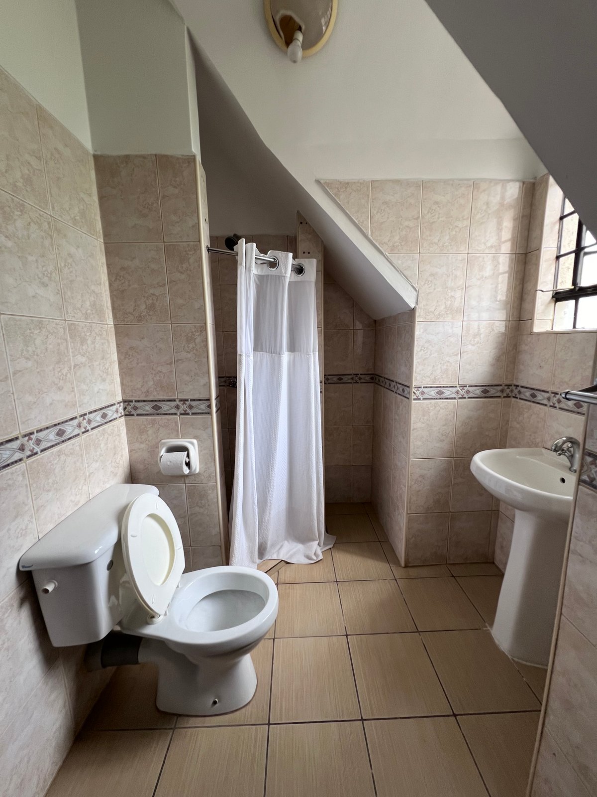 READY THREE BEDROOM APARTMENT FOR SALE