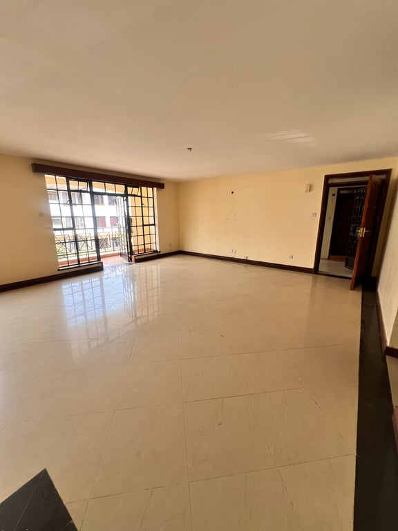 Lavington three bedroom plus dsq to let