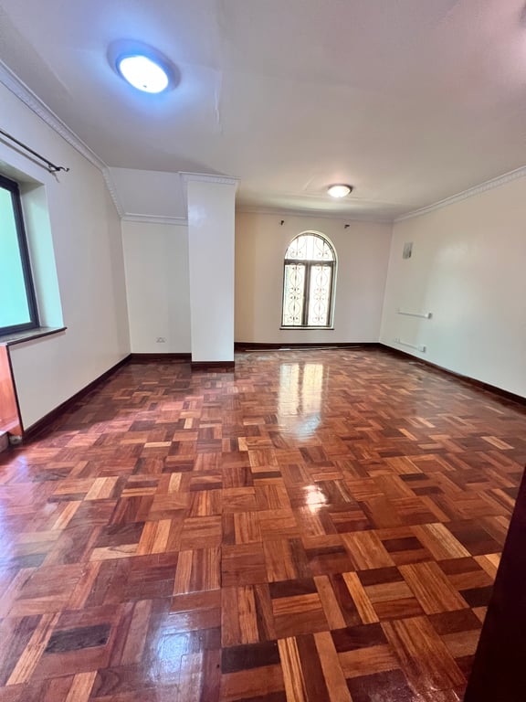 Five bedroom town house to let in lavington