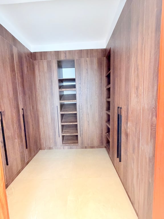 Executive three bedroom apartment to let off Riverside drive