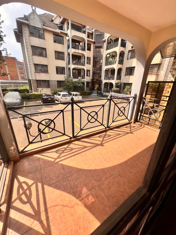 KILIMANI THREE BEDROOM PLUS A DSQ FOR RENT