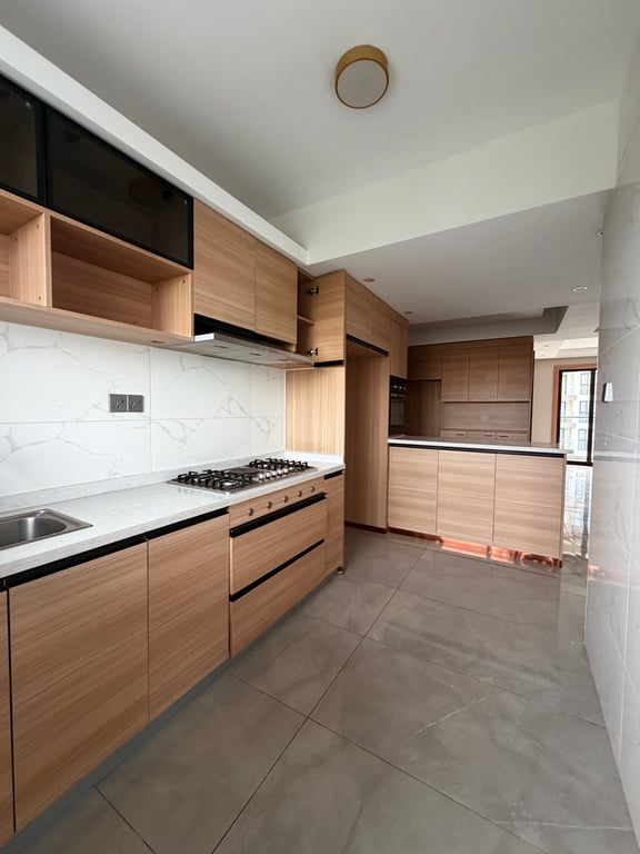 Executive three bedroom apartment to let off Riverside Drive