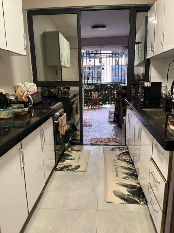 KILIMANI OFF-NDEMI READY THREE BEDROOM APARTMENT PLUS STUDY FOR SALE