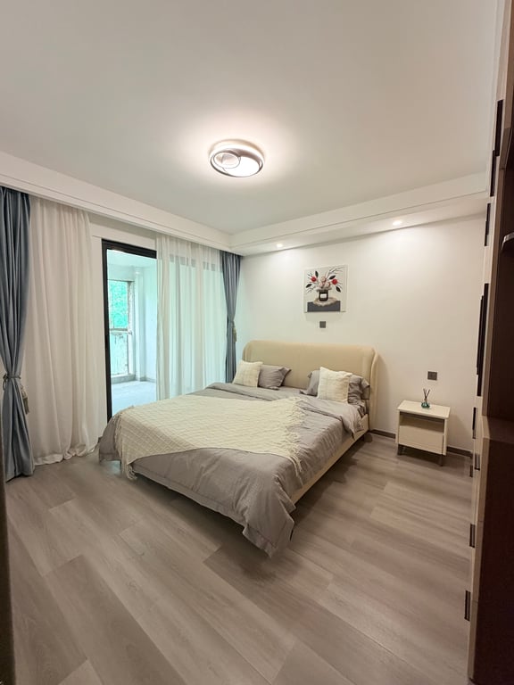 EXECUTIVE TWO BEDROOM APARTMENT IN LAVINGTON FOR SALE