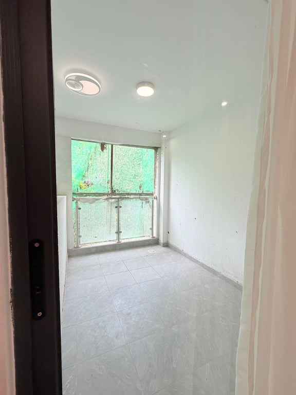 EXECUTIVE TWO BEDROOM APARTMENT IN LAVINGTON FOR SALE