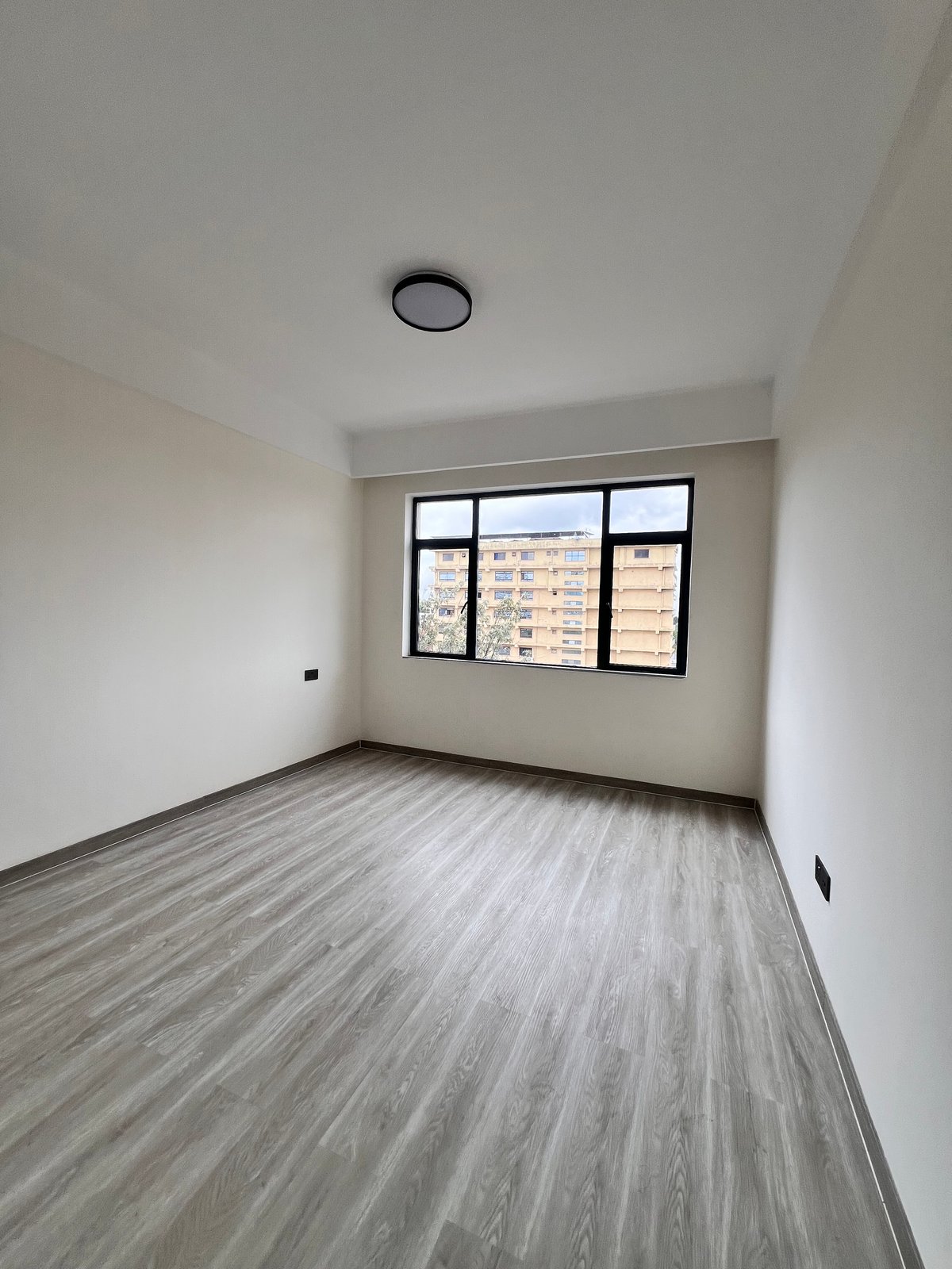 KILIMANI READY TWO BEDROOM APARTMENT FOR SALE