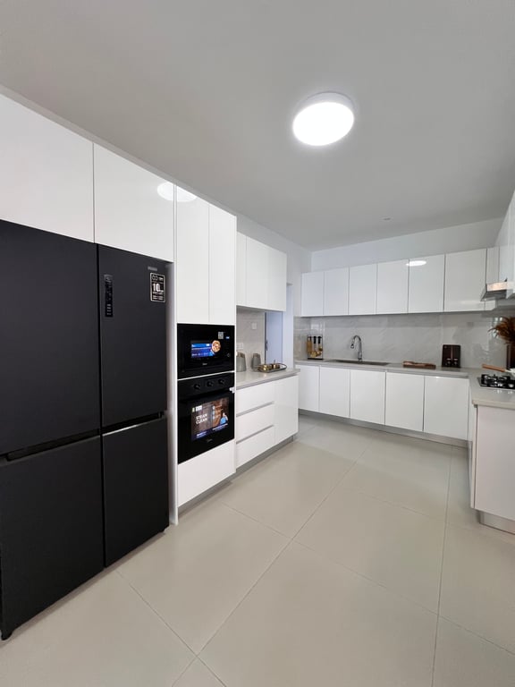 KILIMANI LUXURIOUS FOUR BEDROOM APARTMENT FOR SALE