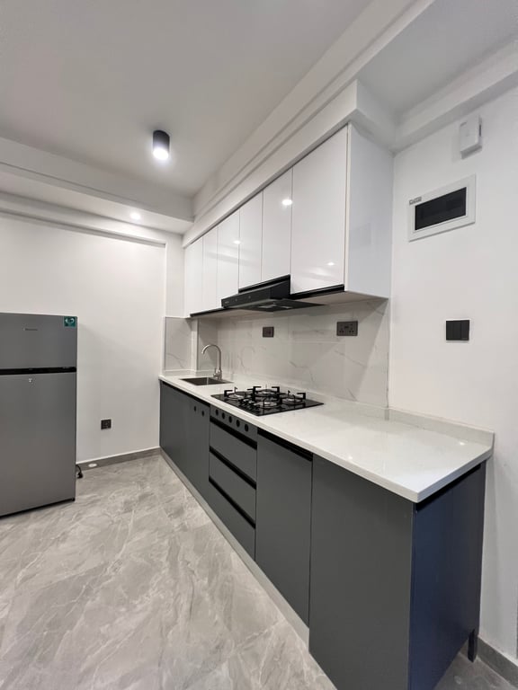 LAVINGTON ONE BEDROOM APARTMENT FOR SALE