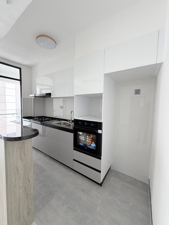 READY TWO BEDROOM APARTMENT FOR SALE IN KILIMANI FEW STEPS FROM YAYA CENTRE