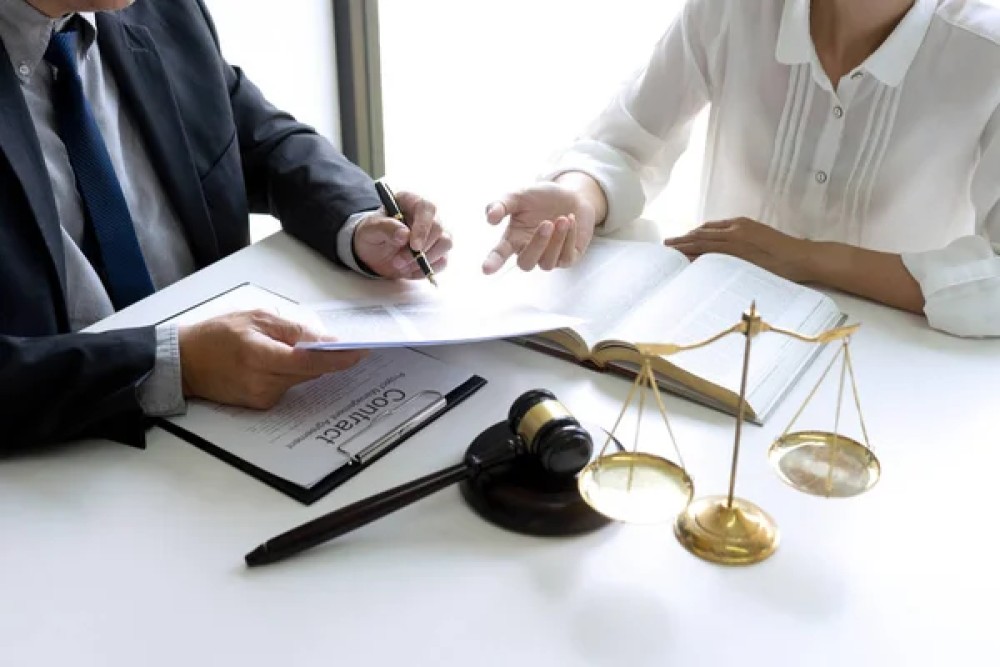 From Emotional to Effective: Turning Passion into Persuasion in Complaints