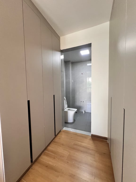 KILIMANI  READY THREE BEDROOM FOR SALE