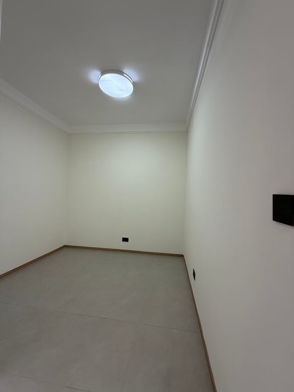 RIVERSIDE DRIVE READY ONE BEDROOM PLUS A STUDYROOM FOR SALE