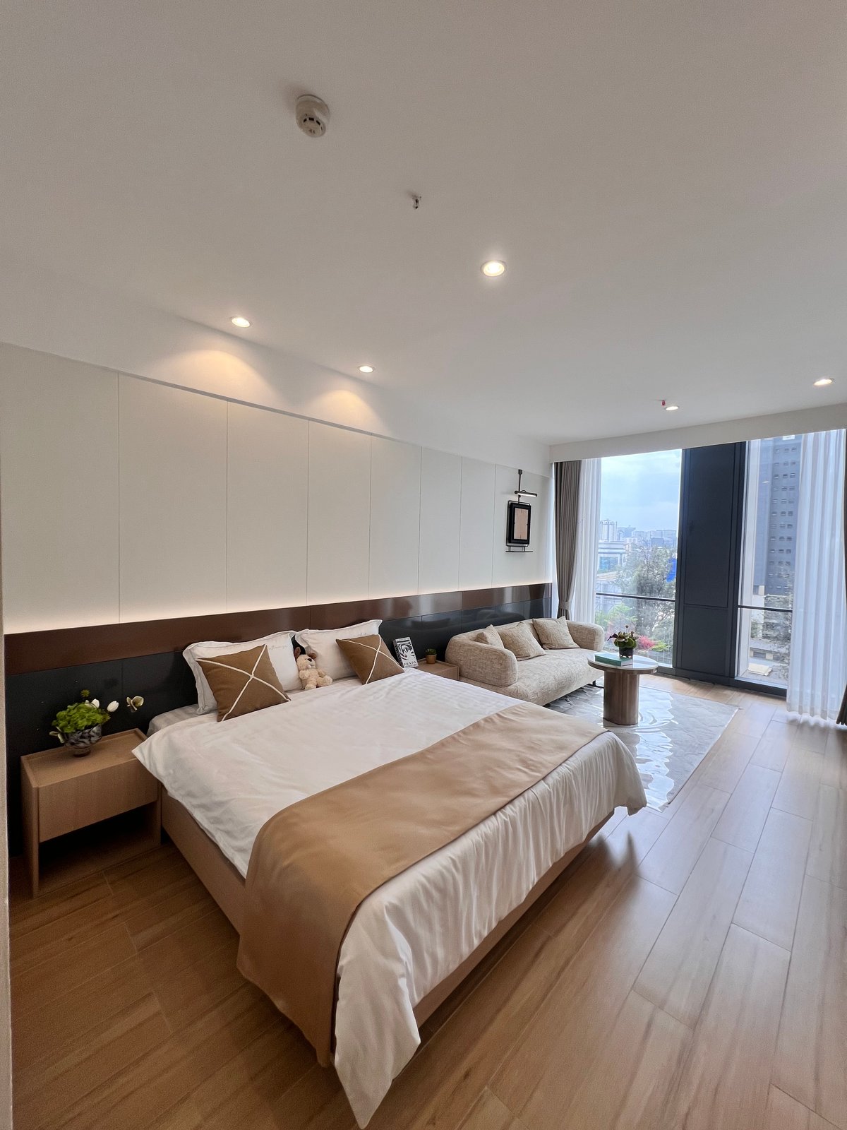 SPACIOUS STUDIOS APARTMENT FOR SALE