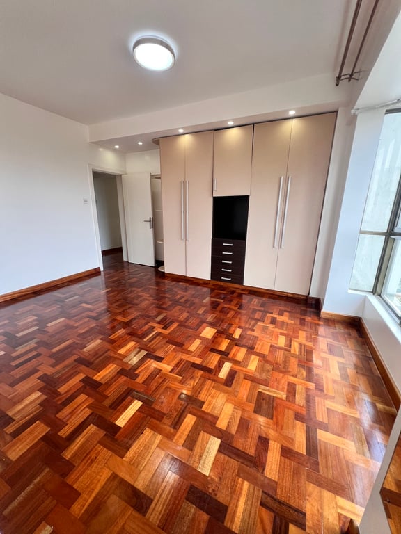 Kileleshwa  three bedroom plus a dsq to let