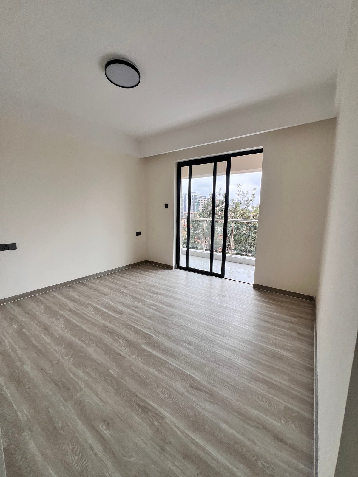 KILIMANI READY TWO BEDROOM APARTMENT FOR SALE