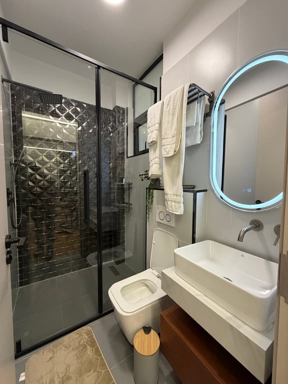 LUXURIOUS ONE BEDROOM APARTMENT FOR SALE